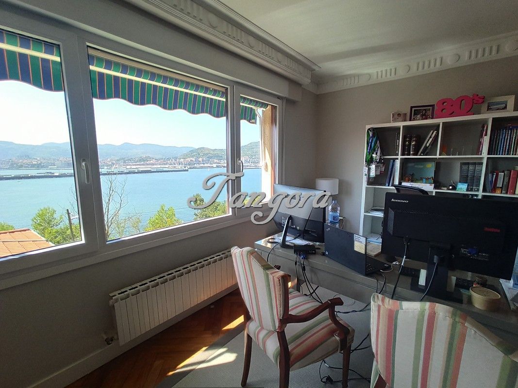 Bedroom of Flat for sale in Getxo   with Parquet flooring, Terrace and Storage room