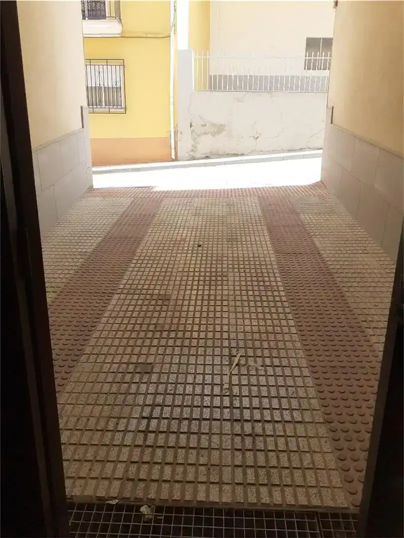 Parkplatz von Garage zum Verkauf in Benalúa