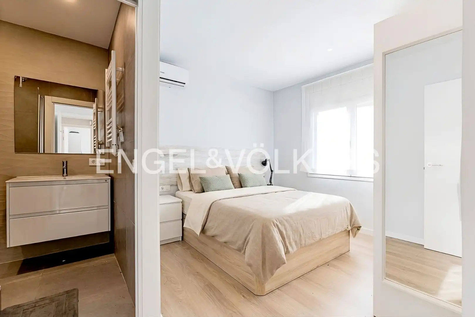 Flat with terrace for sale in Sant Francesc, imagen 3