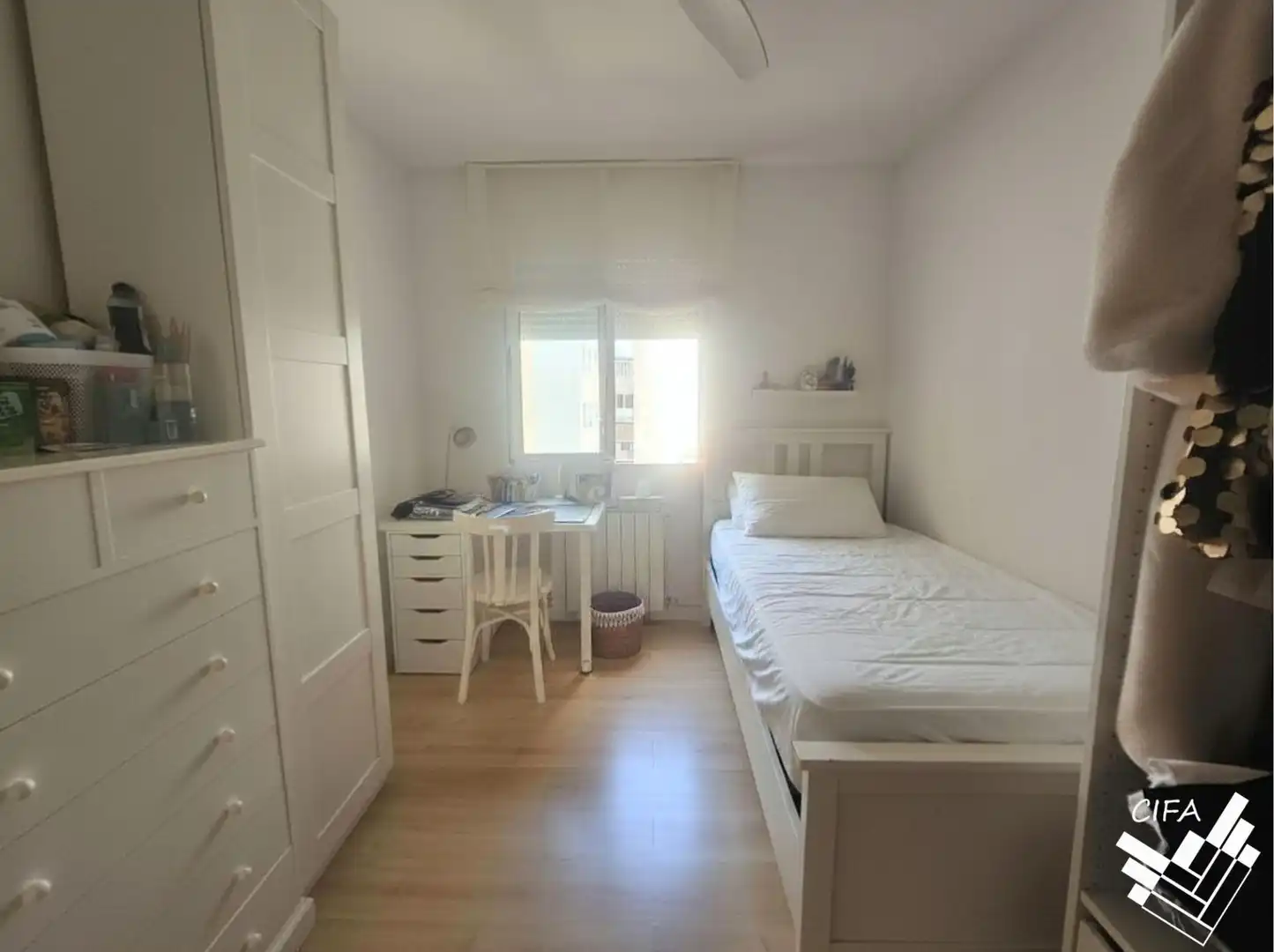 Dormitori de Pis en venda en Vinaròs amb Parquet, Moblat i Balcó