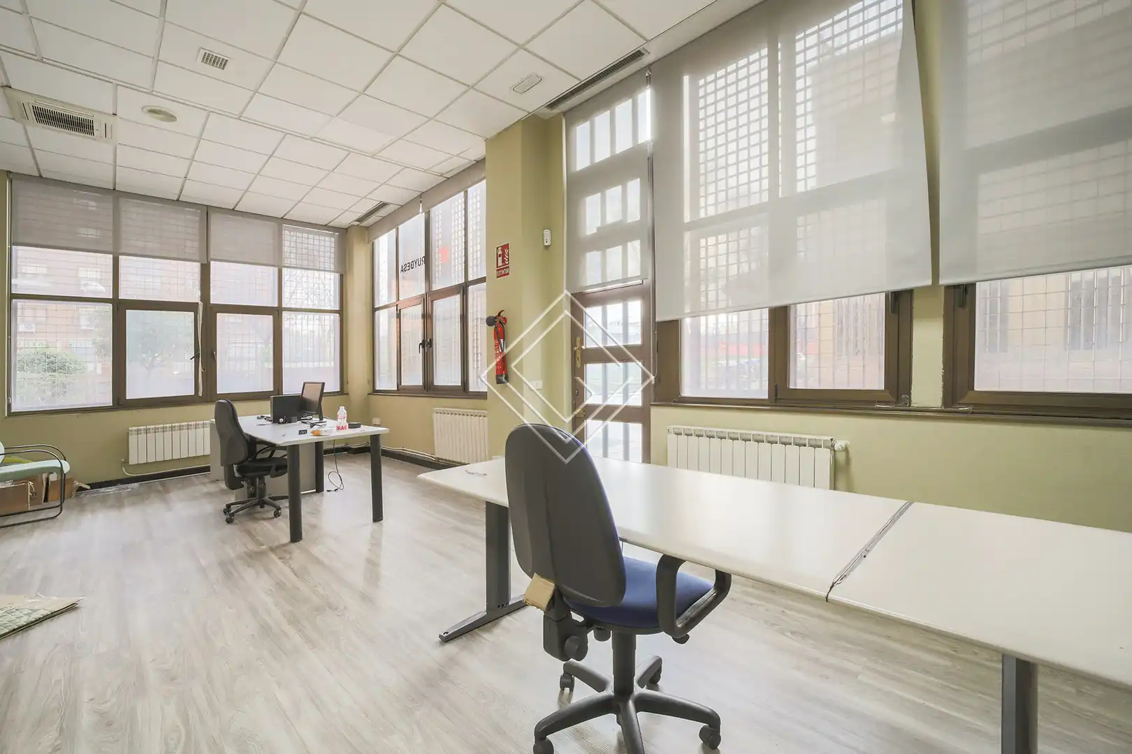Commercial properties for sale in Madrid  with Air Conditioner and Heating