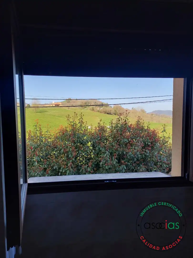 Vista exterior de Casa o xalet en venda en Parres amb Calefacció, Jardí privat i Terrassa