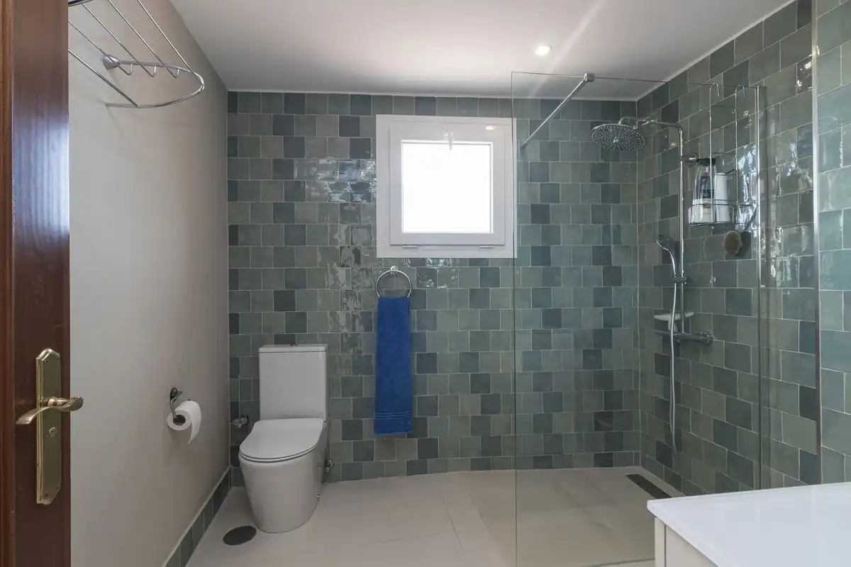Bathroom of Attic for sale in Marbella  with Air Conditioner, Terrace and Furnished