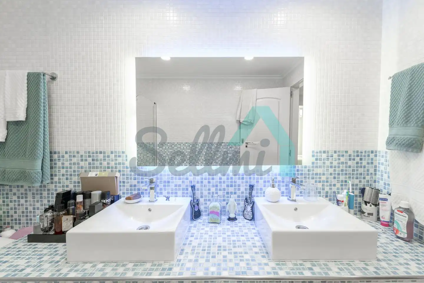 Badezimmer von Einfamilien-Reihenhaus zum Verkauf in Vegadeo mit Heizung, Privatgarten und Terrasse