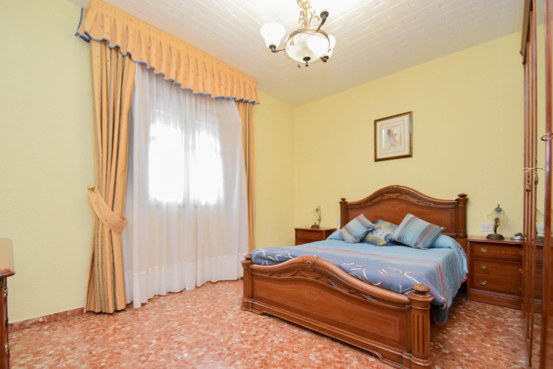 Dormitori de Casa o xalet en venda en Las Gabias amb Terrassa, Moblat i Balcó