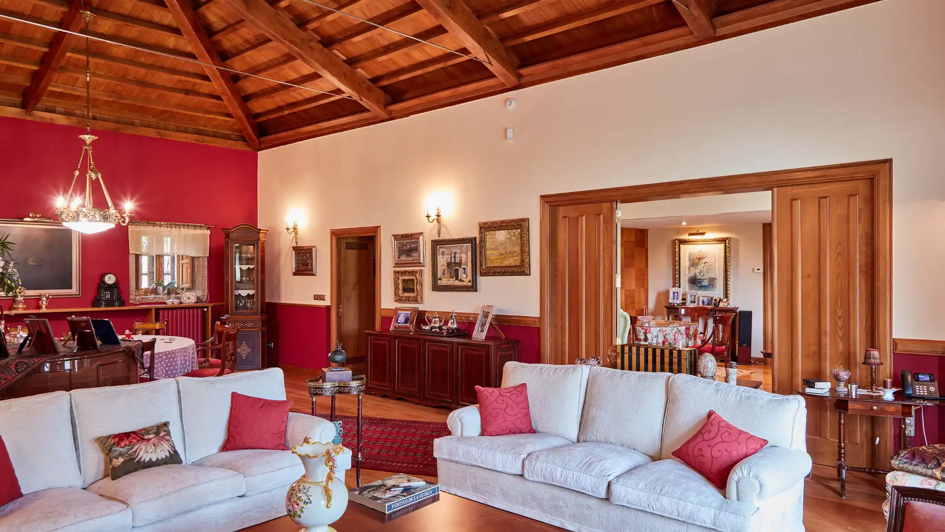 Sala d'estar de Casa o xalet en venda en Boqueixón amb Calefacció, Parquet i Traster
