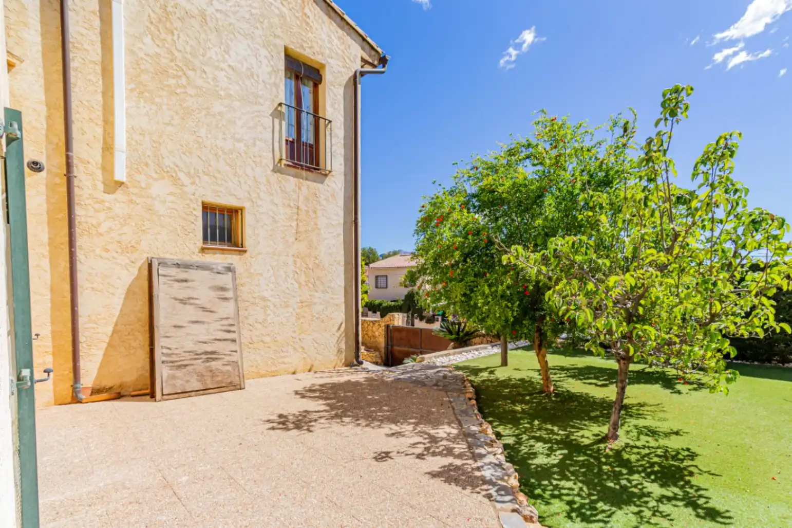 Vista exterior de Casa o chalet en venta en La Nucia con Calefacción, Jardín privado y Terraza