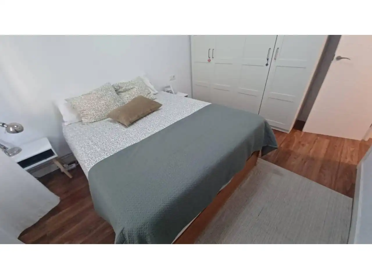 Bedroom of Flat for sale in Barcelona
