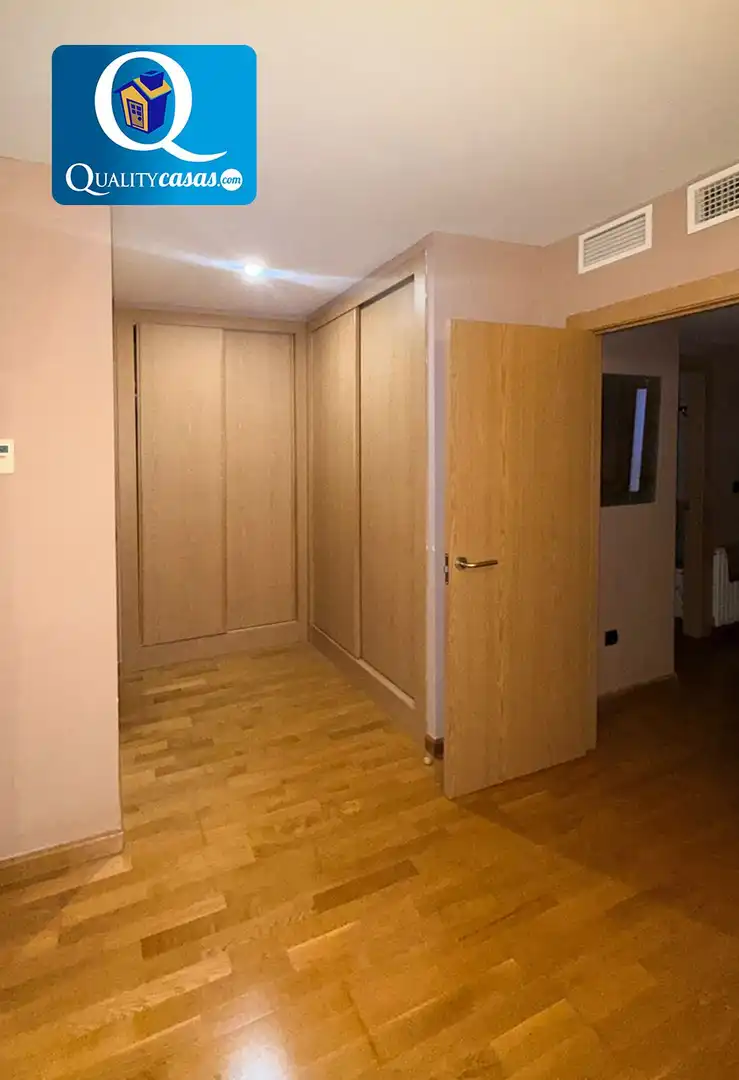 Habitación de Casa adosada en venta en Almajada - Ravel  