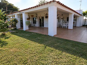 Casa rústica con piscina en venta en Alcanar