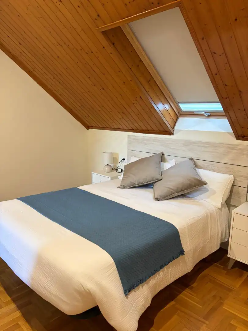 Bedroom of Houses for rent in Cangas   with Heating, Furnished and TV