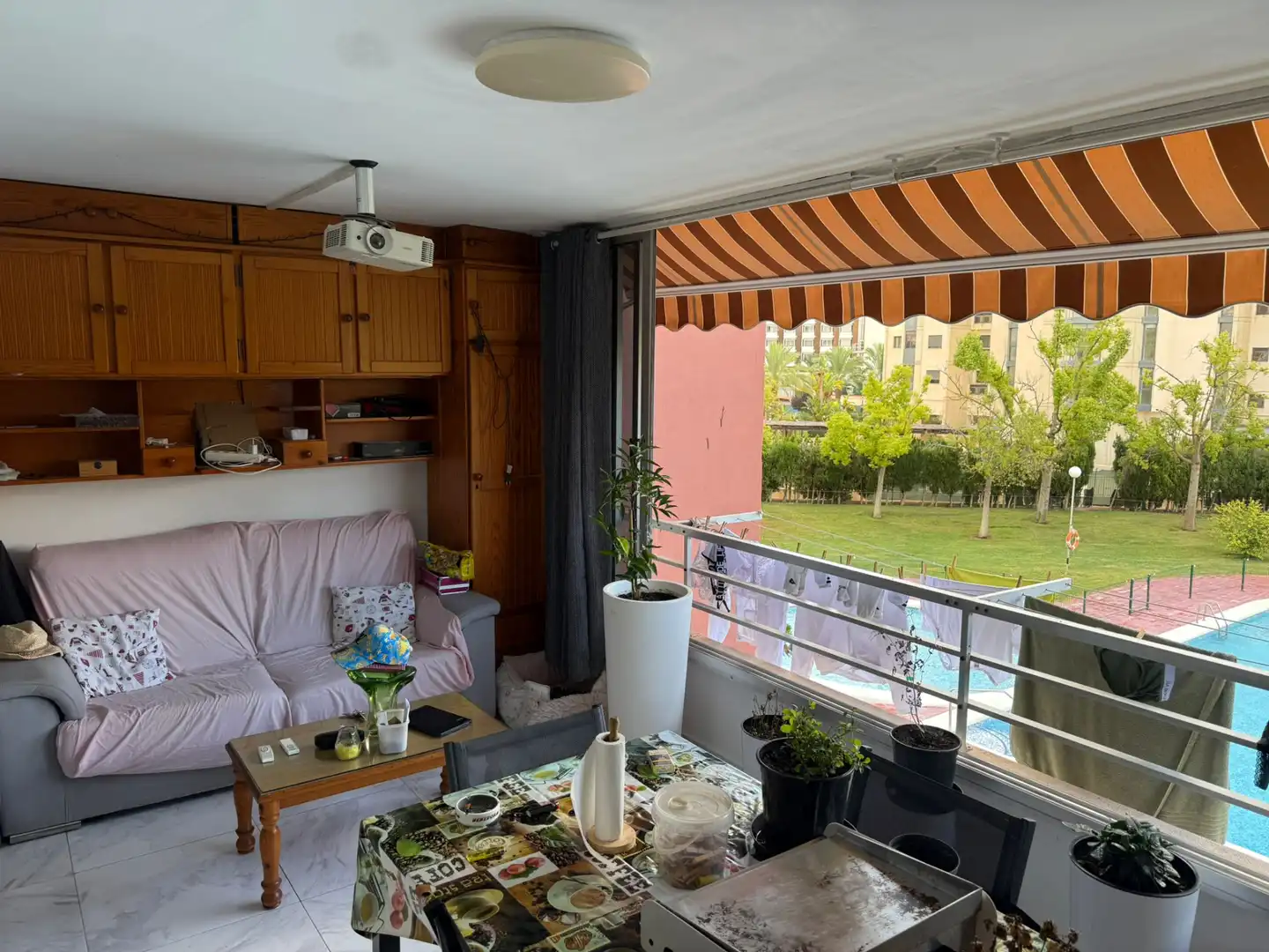 Habitación de Apartamento en venta en Benidorm con Aire acondicionado, Jardín privado y Amueblado