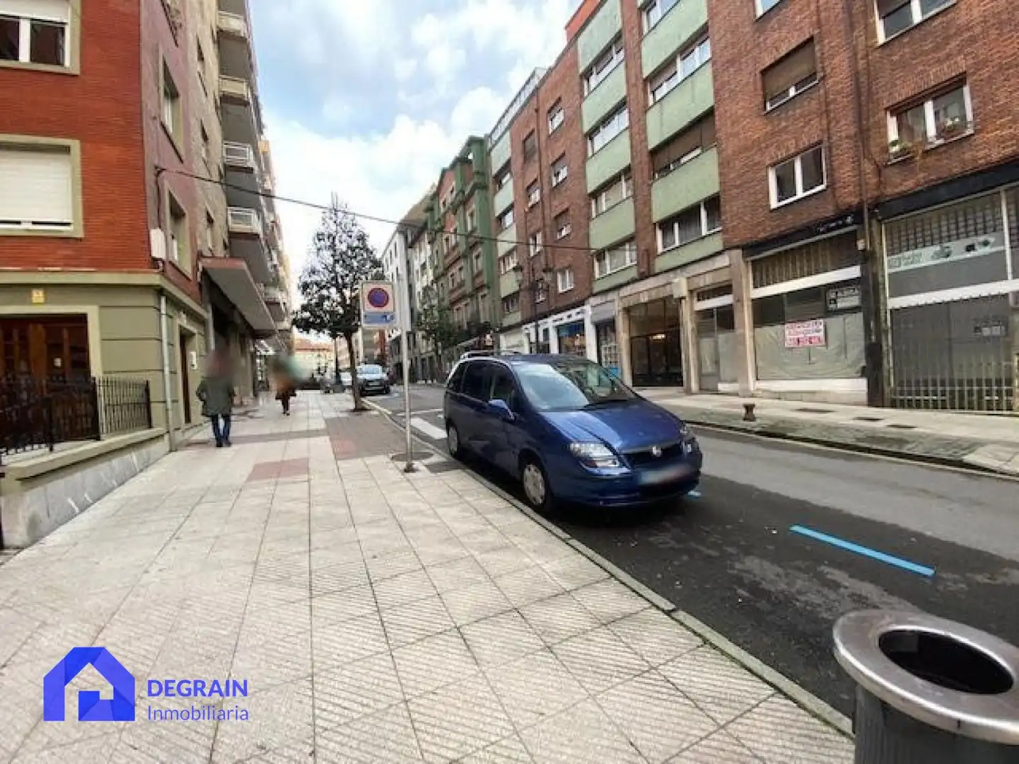 Außenansicht von Erdgeschoss zur Miete in Oviedo  mit Abstellraum und Möbliert