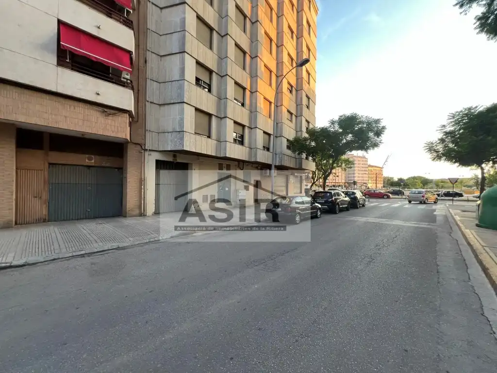 Vista exterior de Garaje en venta en Alzira