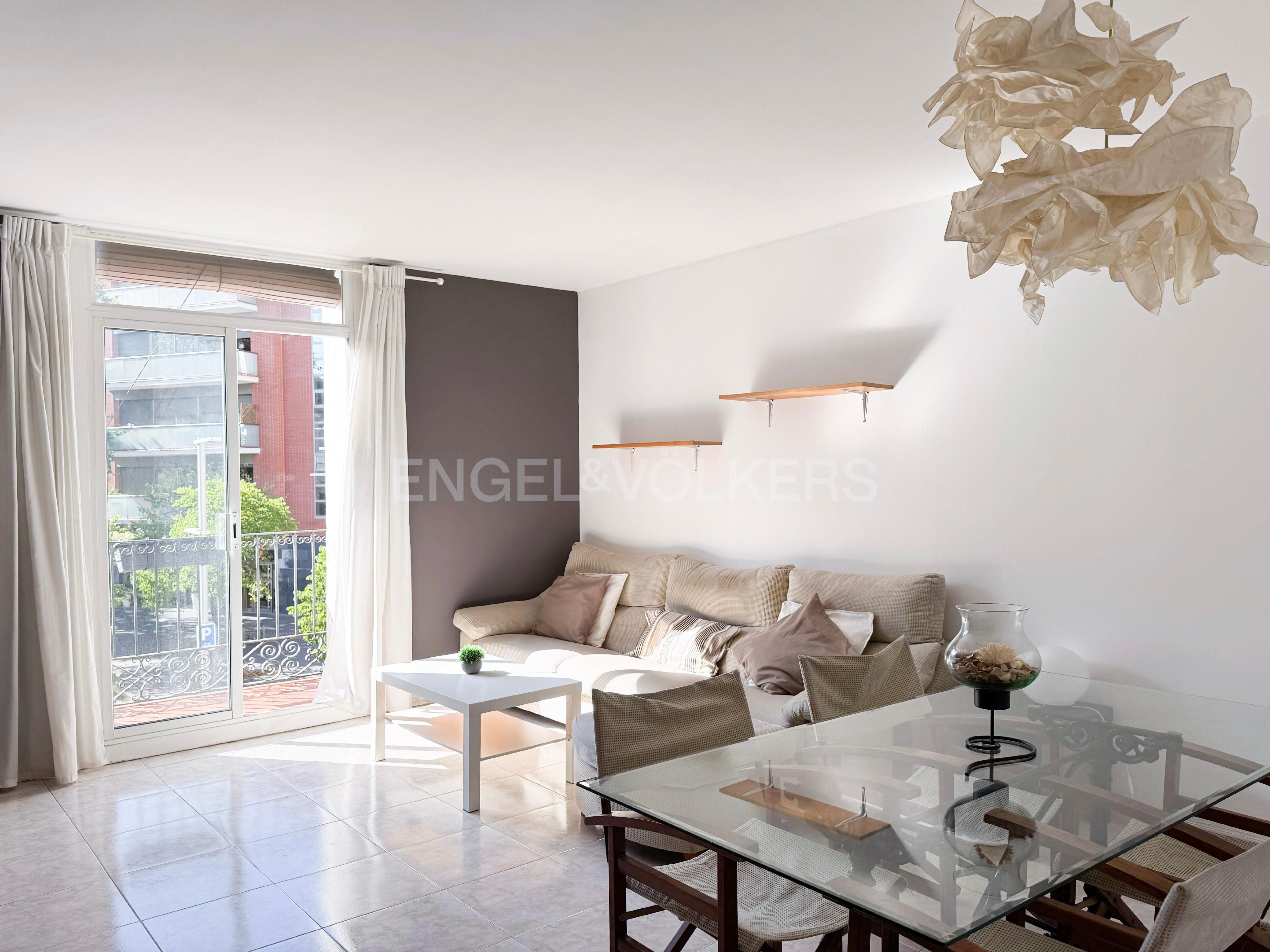 Sala d'estar de Apartament en venda en  Barcelona Capital amb Calefacció, Moblat i Balcó