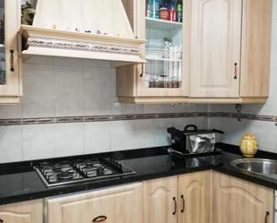 Kitchen of Flat for sale in  Sevilla Capital  with Air Conditioner, Heating and Parquet flooring