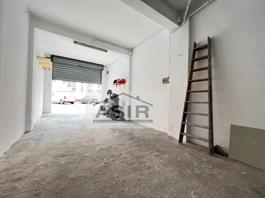 Vista exterior de Local en venta en Alzira