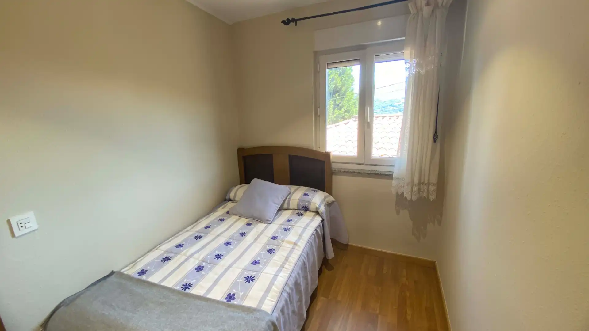 Habitación de Casa o chalet en venta en San Martín del Rey Aurelio con Calefacción, Jardín privado y Trastero