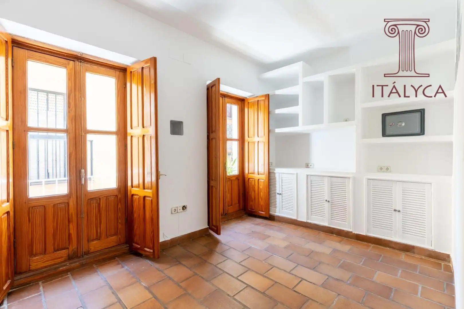 Attic for sale in Sevilla  with Air Conditioner, Heating and Terrace