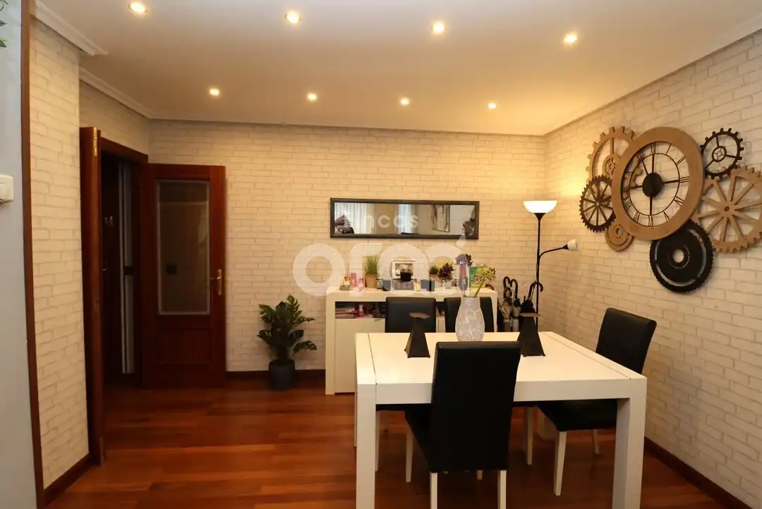 Comedor de Piso en venta en Portugalete con Calefacción y Trastero