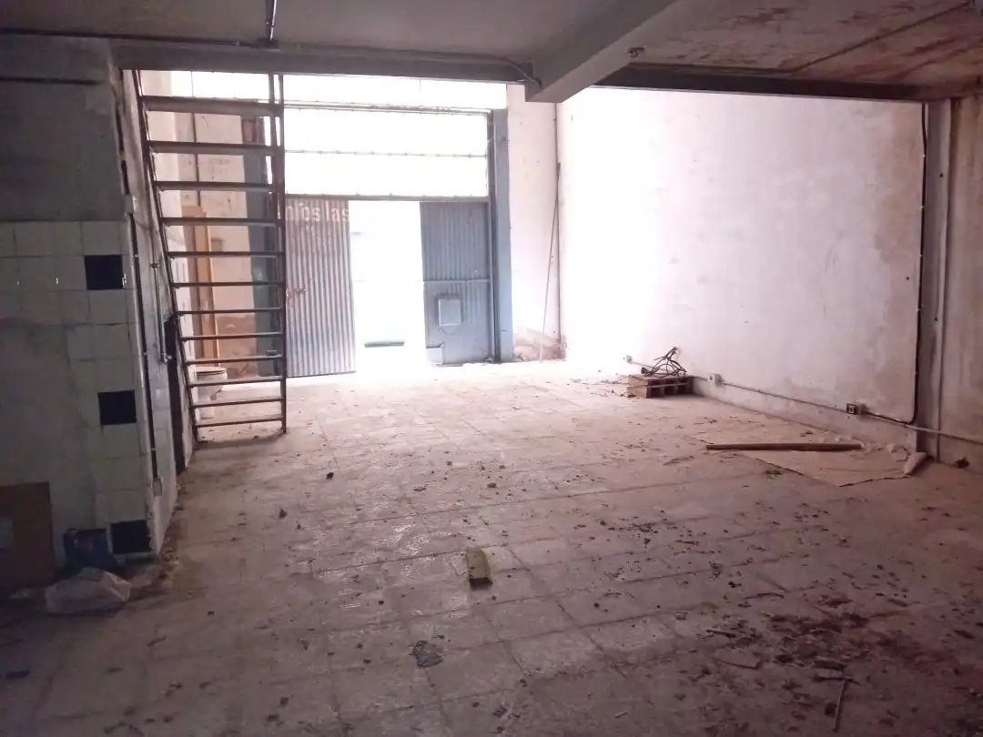 Local comercial en venta en Calle Beratúa