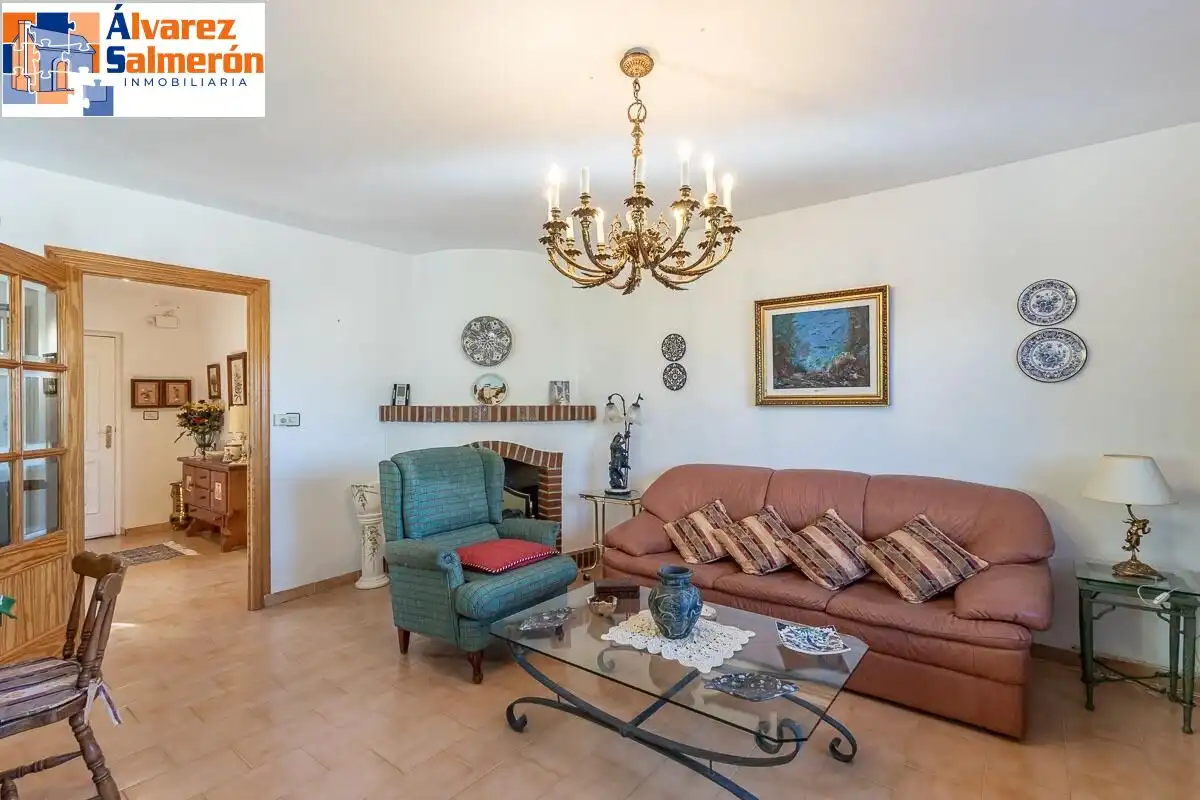 Detached house with pool for sale in Calle de la Encina, imagen 10