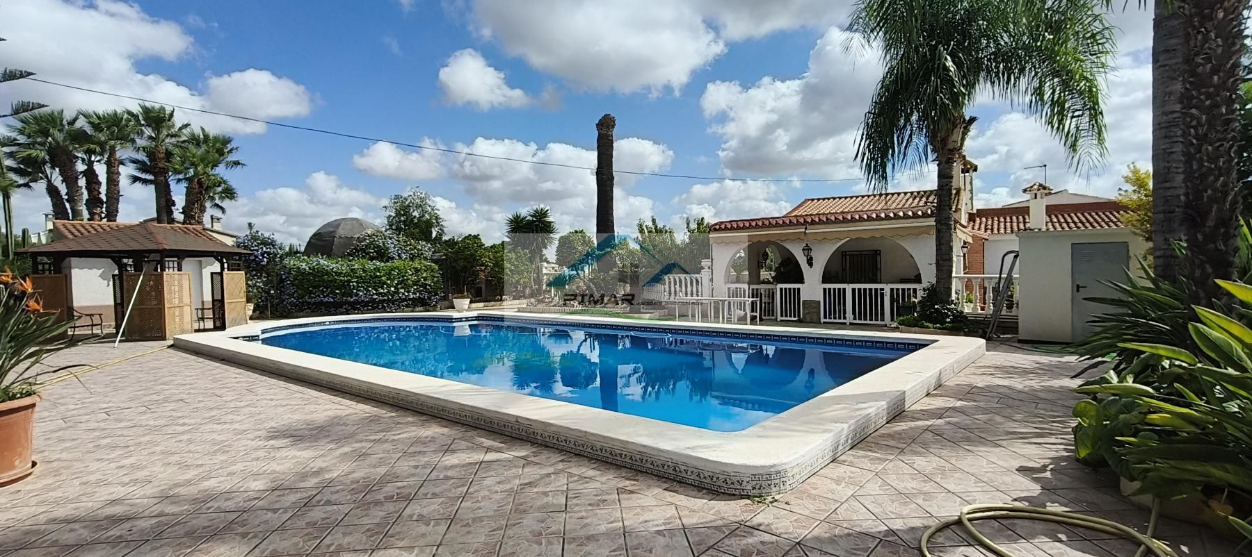 Piscina de Casa o xalet en venda en Elche / Elx amb Aire condicionat, Calefacció i Terrassa