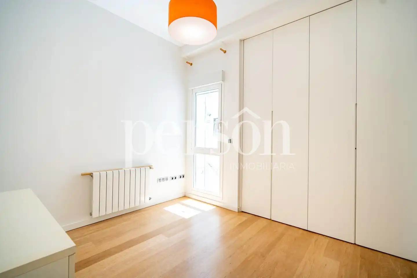 Dormitori de Àtic de lloguer en Valencia amb Aire condicionat, Parquet i Terrassa