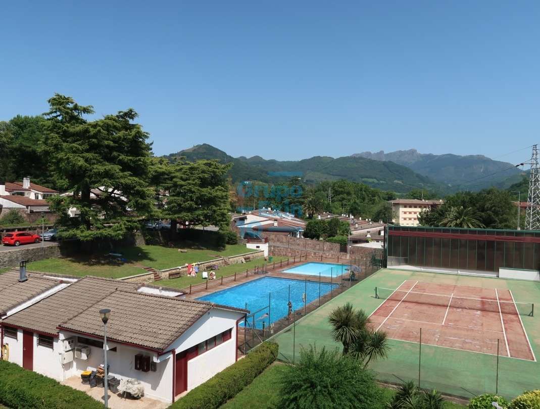 Piscina de Pis de lloguer en Oiartzun amb Aire condicionat, Calefacció i Terrassa