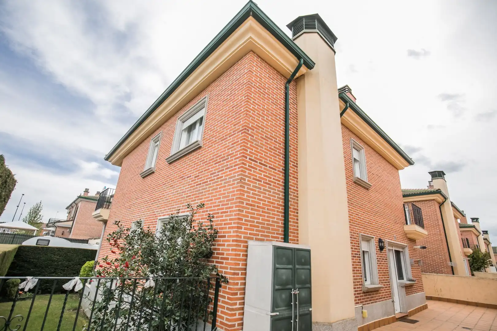 Vista exterior de Casa o xalet en venda en Ávila amb Calefacció, Jardí privat i Terrassa