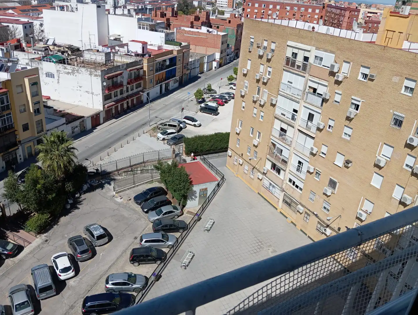Exterior view of Flat for sale in Sevilla  with Air Conditioner, Private garden and Furnished