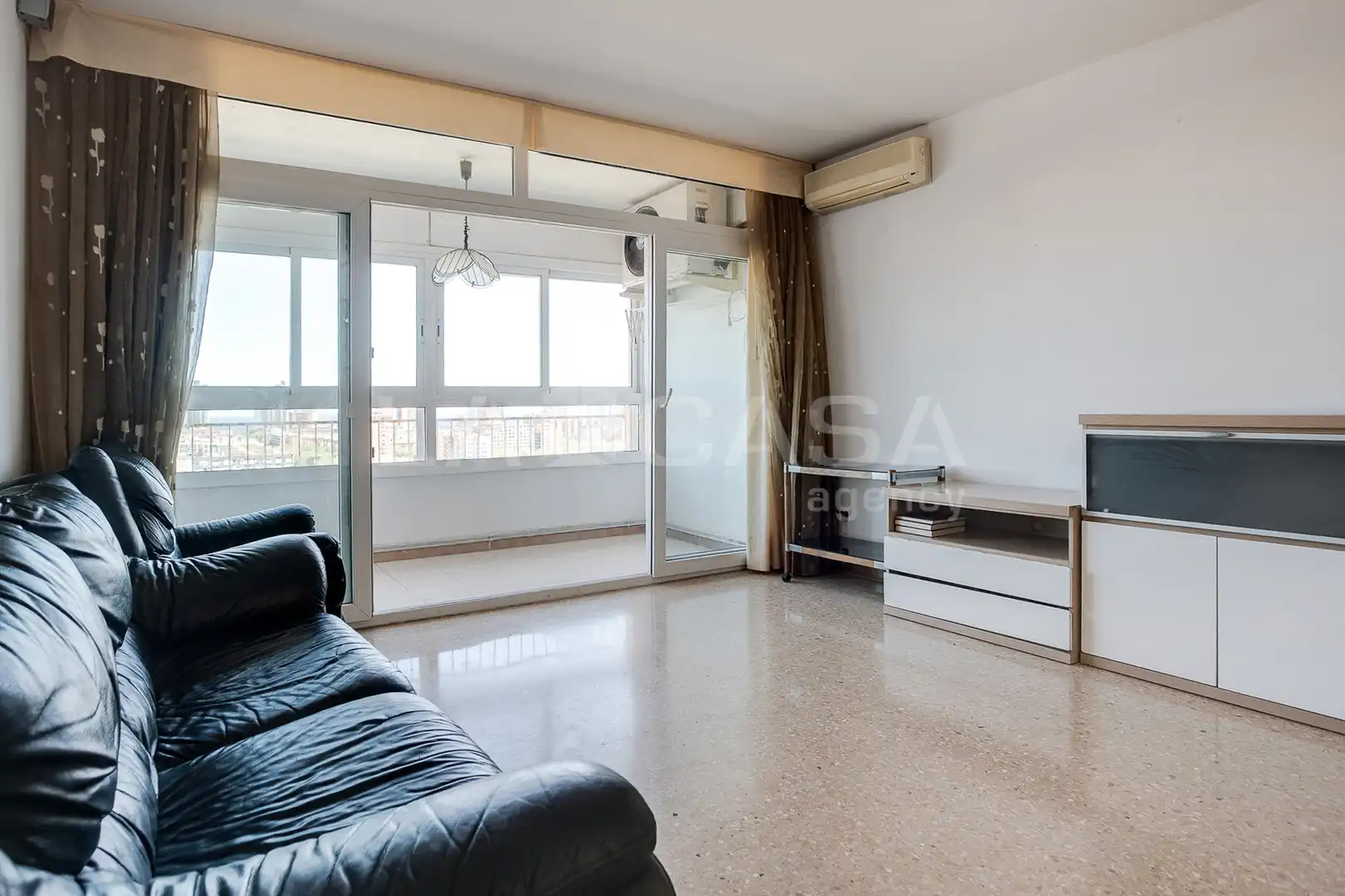 Sala de estar de Piso en venta en Barcelona con Calefacción y Balcón