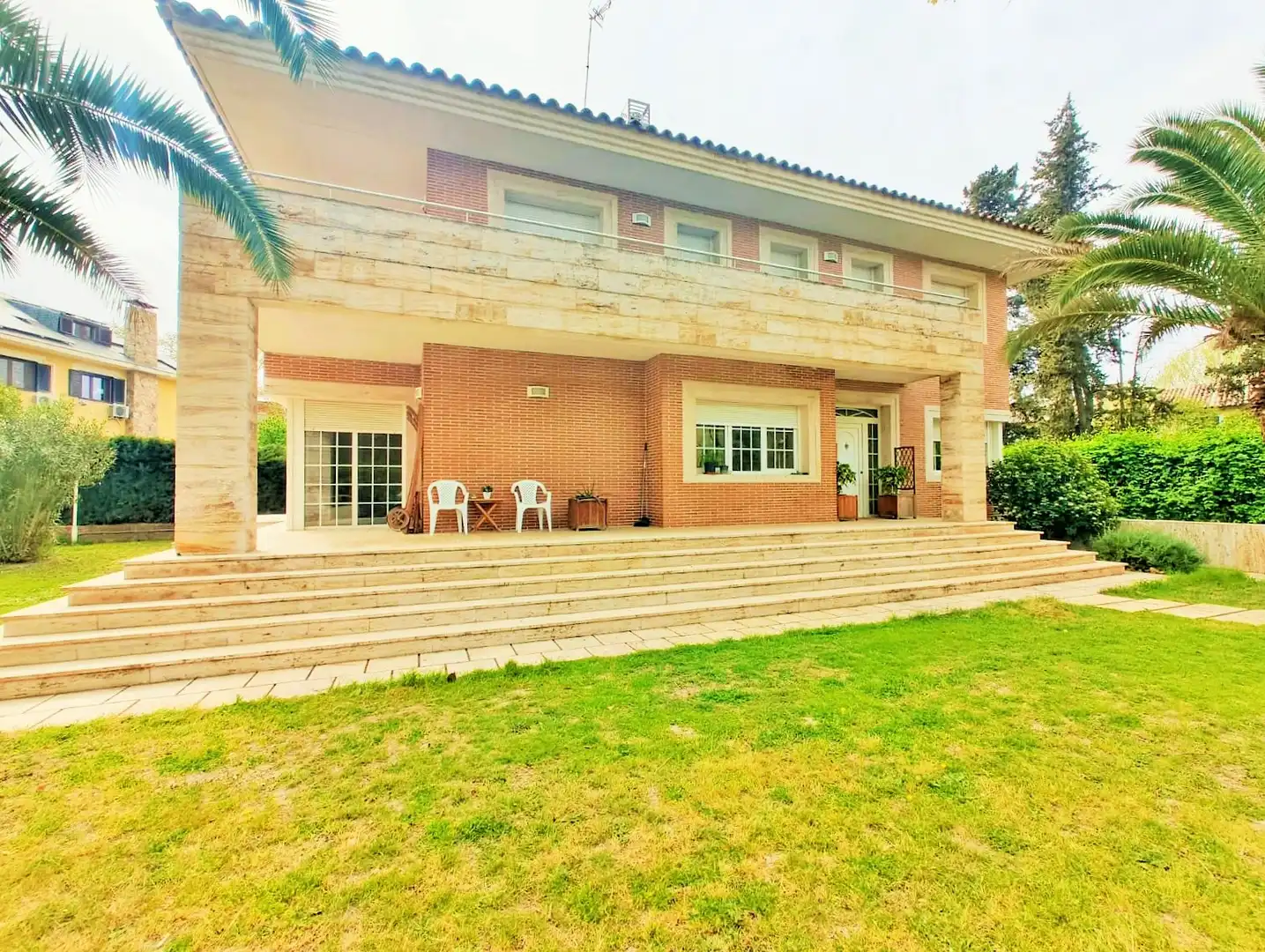 Vista exterior de Casa o chalet en venta en Aranjuez con Aire acondicionado, Calefacción y Jardín privado