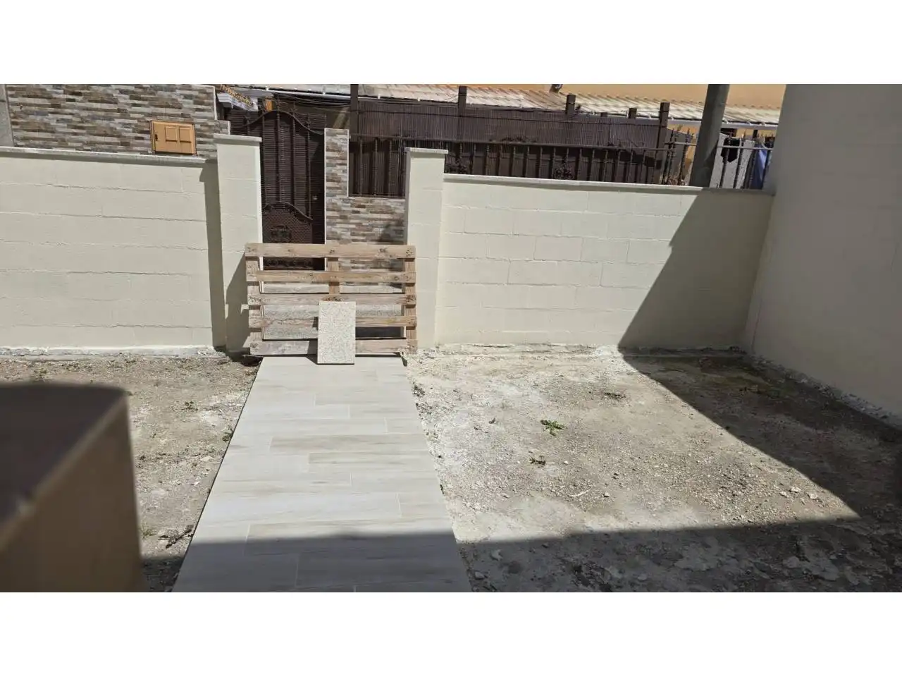 Casa adosada en venta en Vilagarcía de Arousa con Calefacción, Terraza y Amueblado