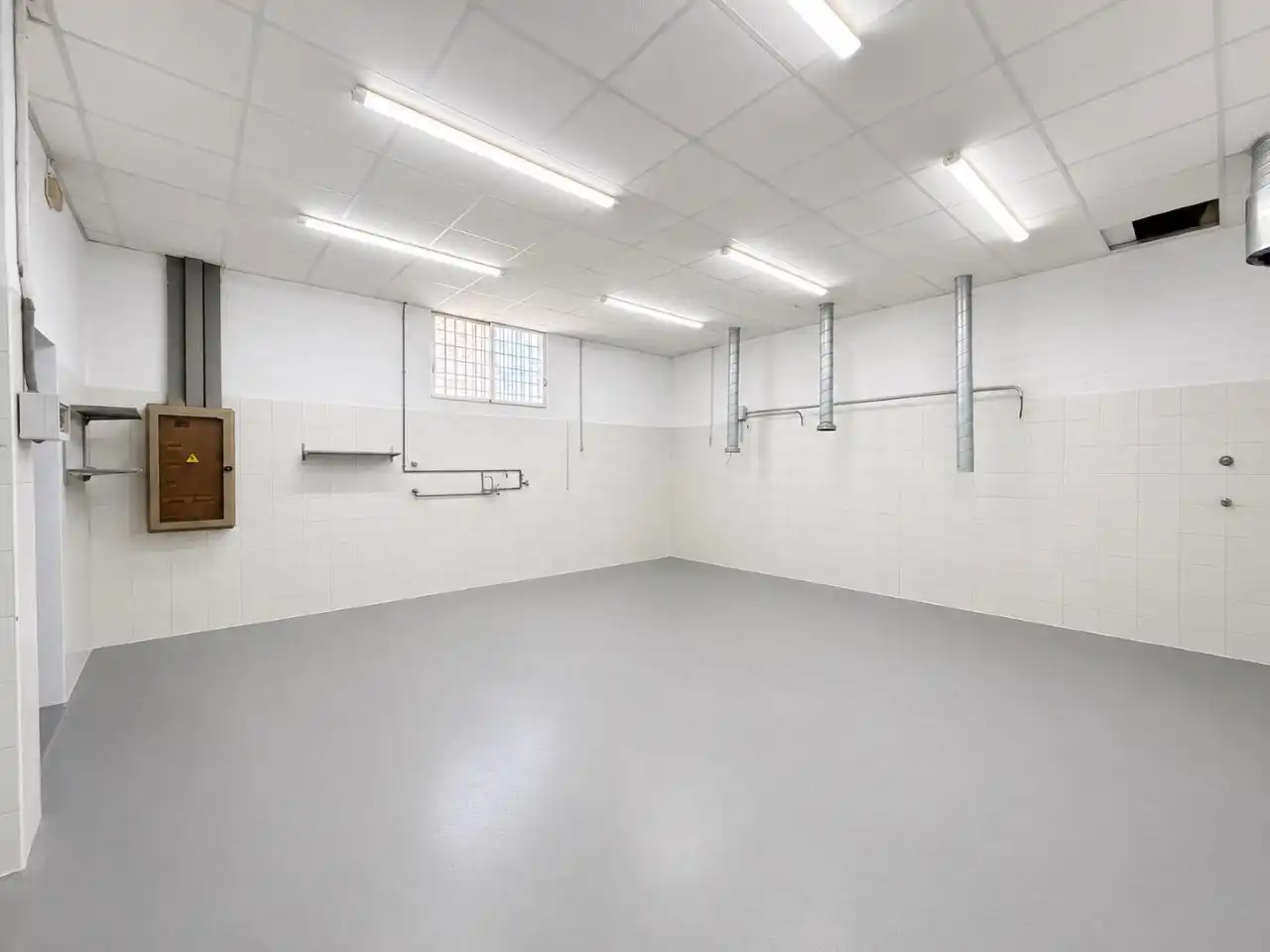 Nave industrial de alquiler en Córdoba con Calefacción y Alarma