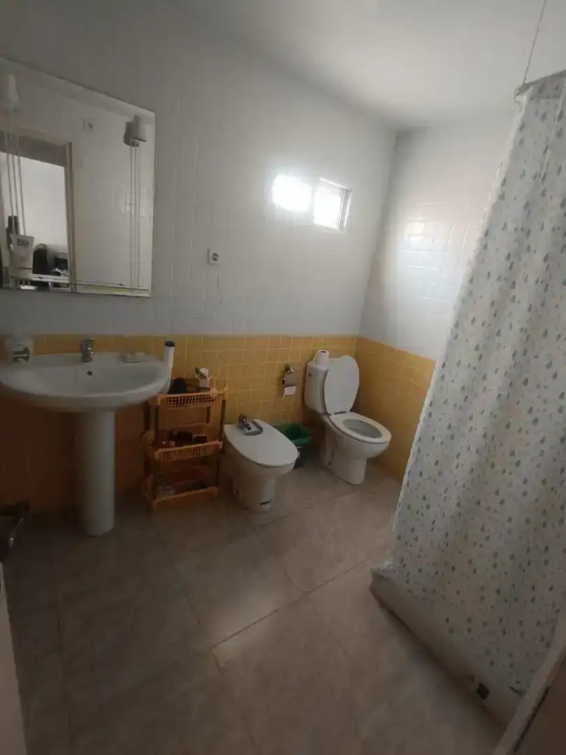 Badezimmer von Wohnungen zur Miete in Cartagena mit Ofen, Waschmaschine und Mikrowelle