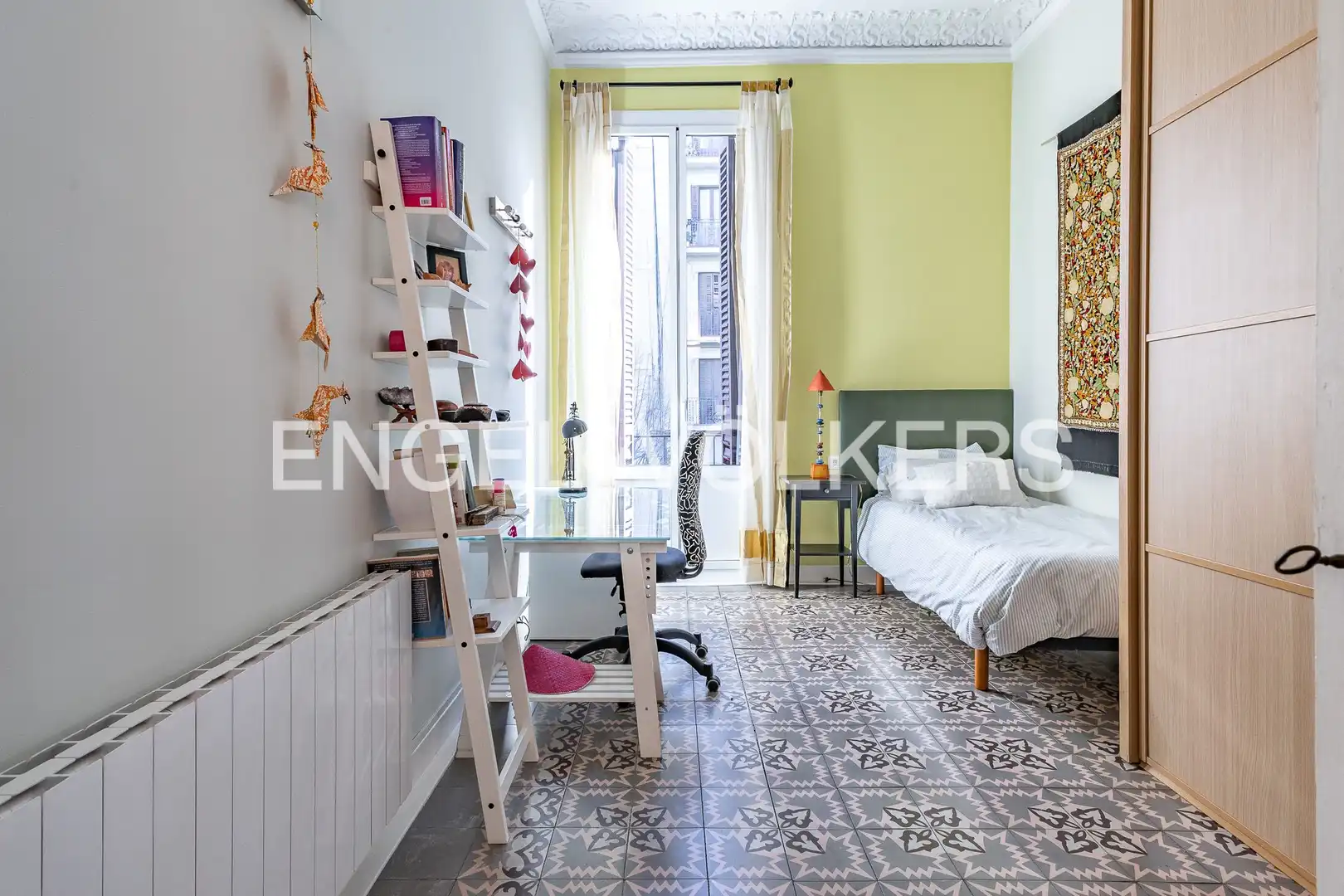 Bedroom of Flat for sale in Barcelona  with Air Conditioner, Heating and Balcony