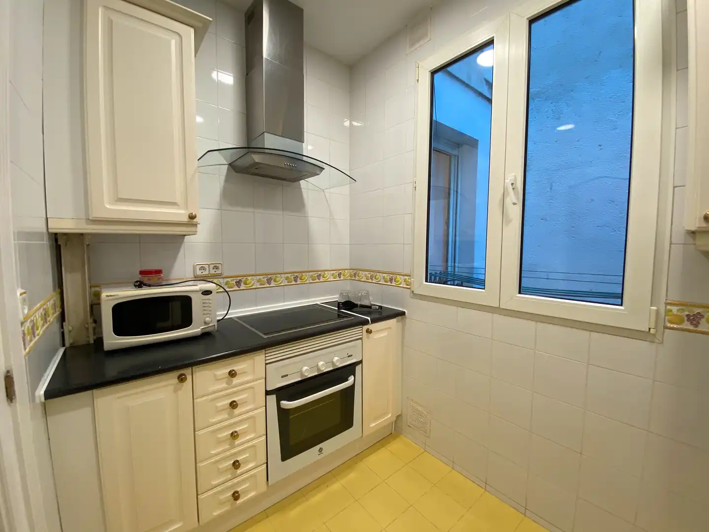 Flat for rent in Calle de Ilustración, Argüelles