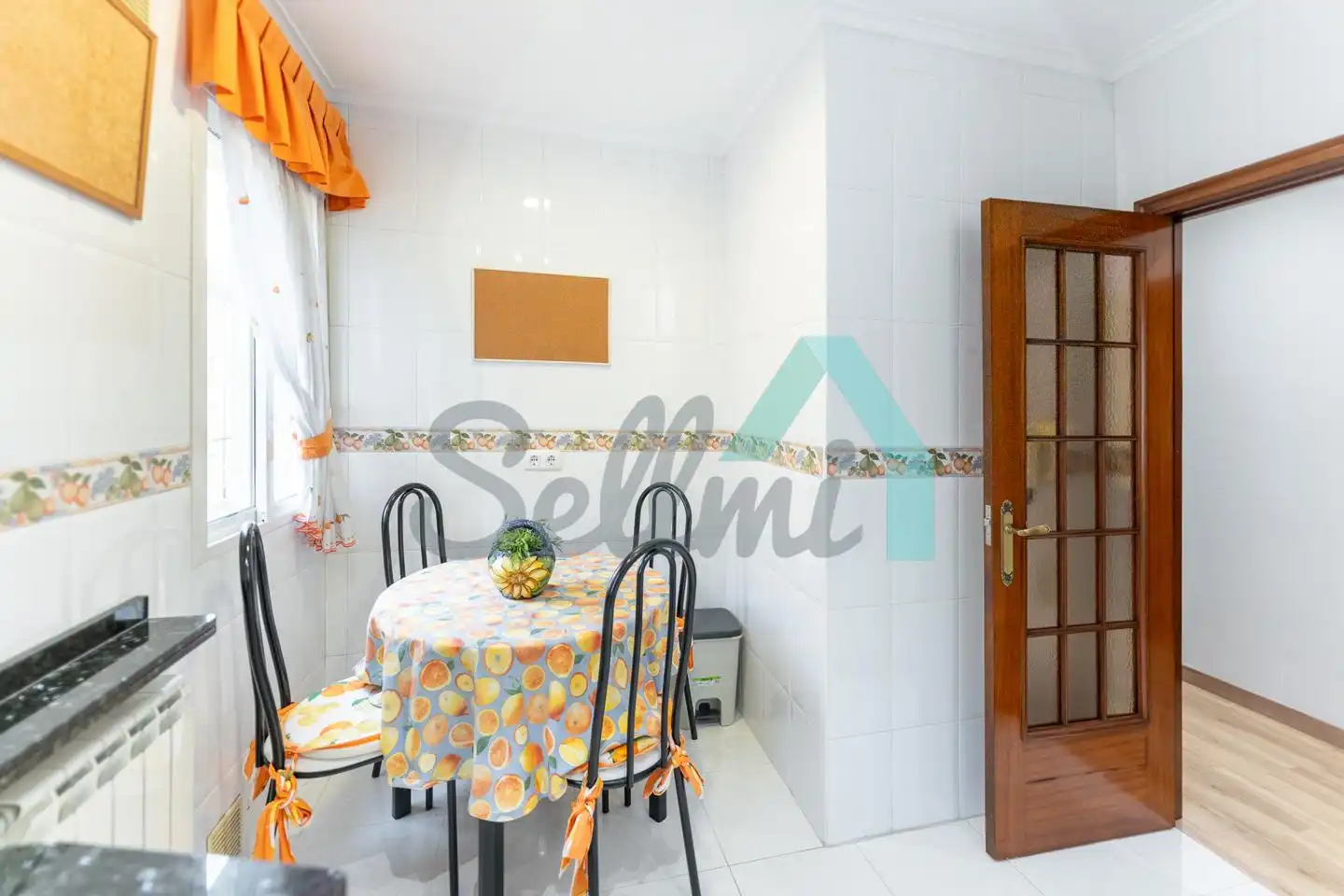 Cocina de Piso de alquiler en Oviedo  con Calefacción, Terraza y Amueblado