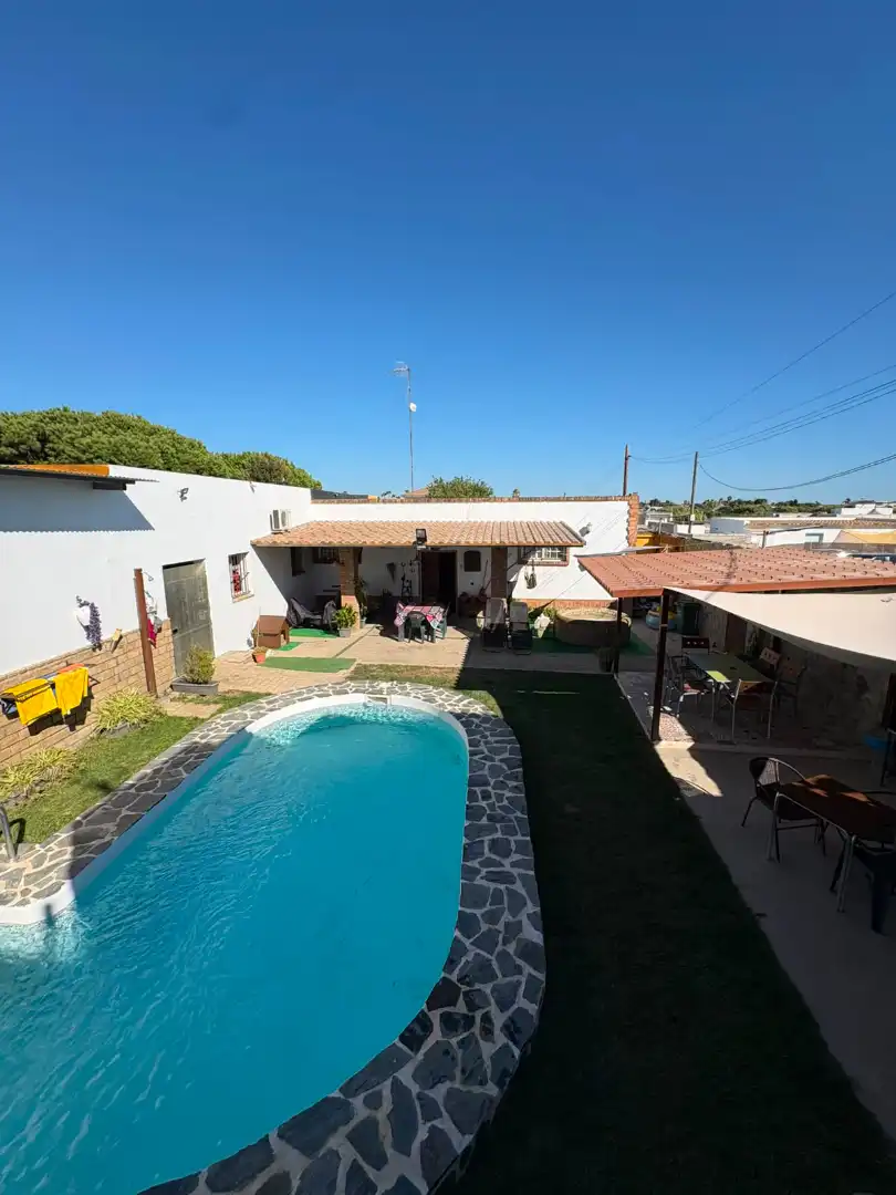 Piscina de Casa o xalet en venda en Sanlúcar de Barrameda amb Jardí privat, Piscina i Moblat