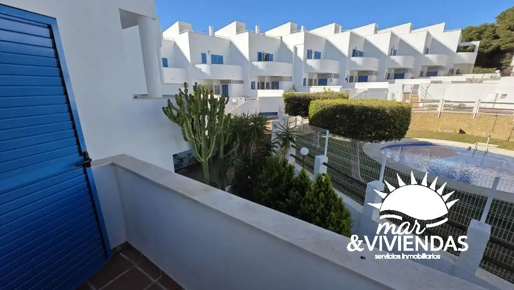 Vista exterior de Casa o xalet en venda en Mojácar amb Aire condicionat, Calefacció i Jardí privat