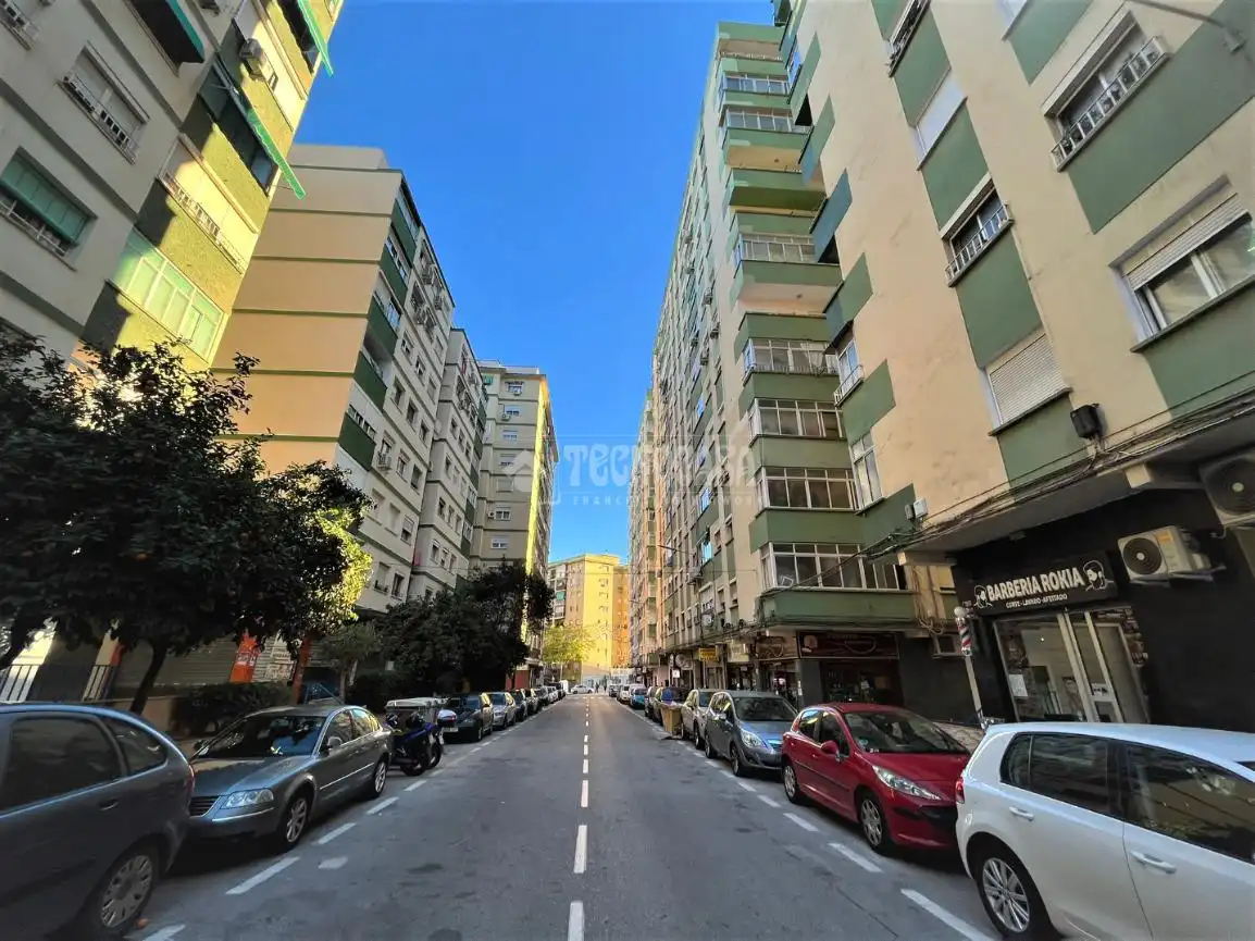 Vista exterior de Pis en venda en Málaga amb Terrassa