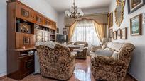 Sala d'estar de Casa o xalet en venda en Atarfe amb Terrassa