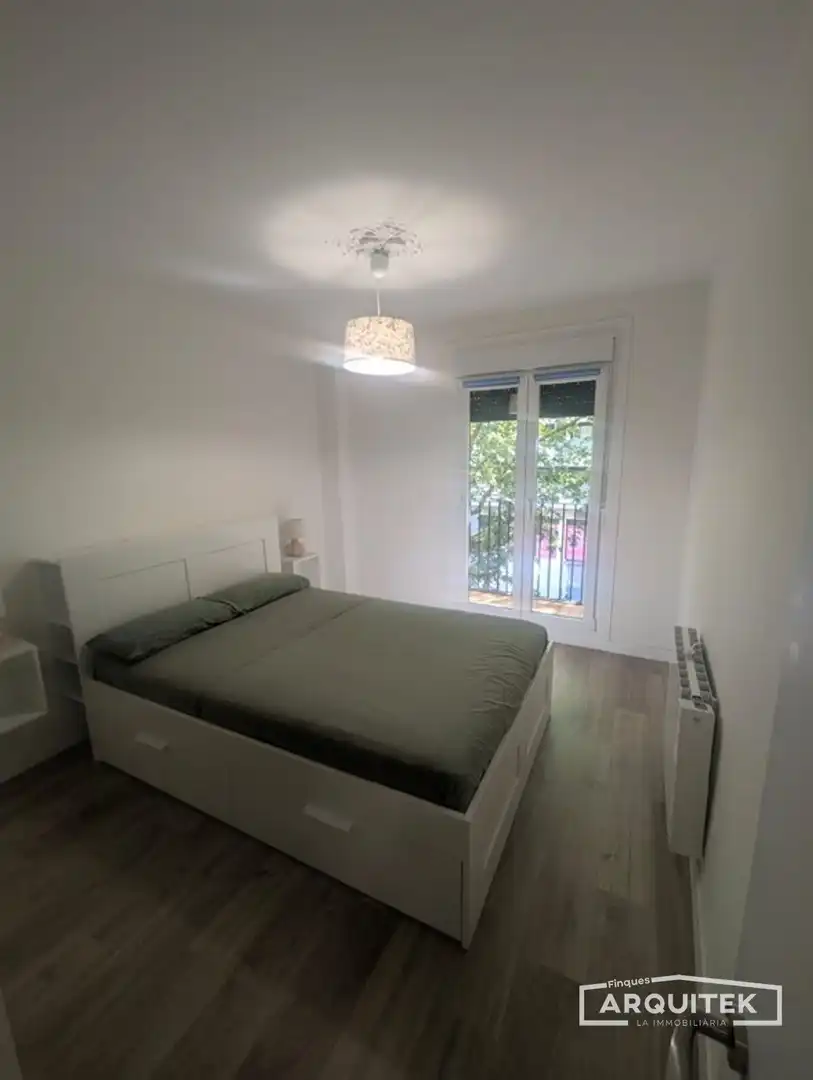 Habitación de Apartamento de alquiler en Lleida con Terraza y Amueblado
