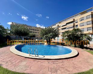 Piscina de Pis de lloguer en Torrent amb Aire condicionat, Terrassa i Balcó