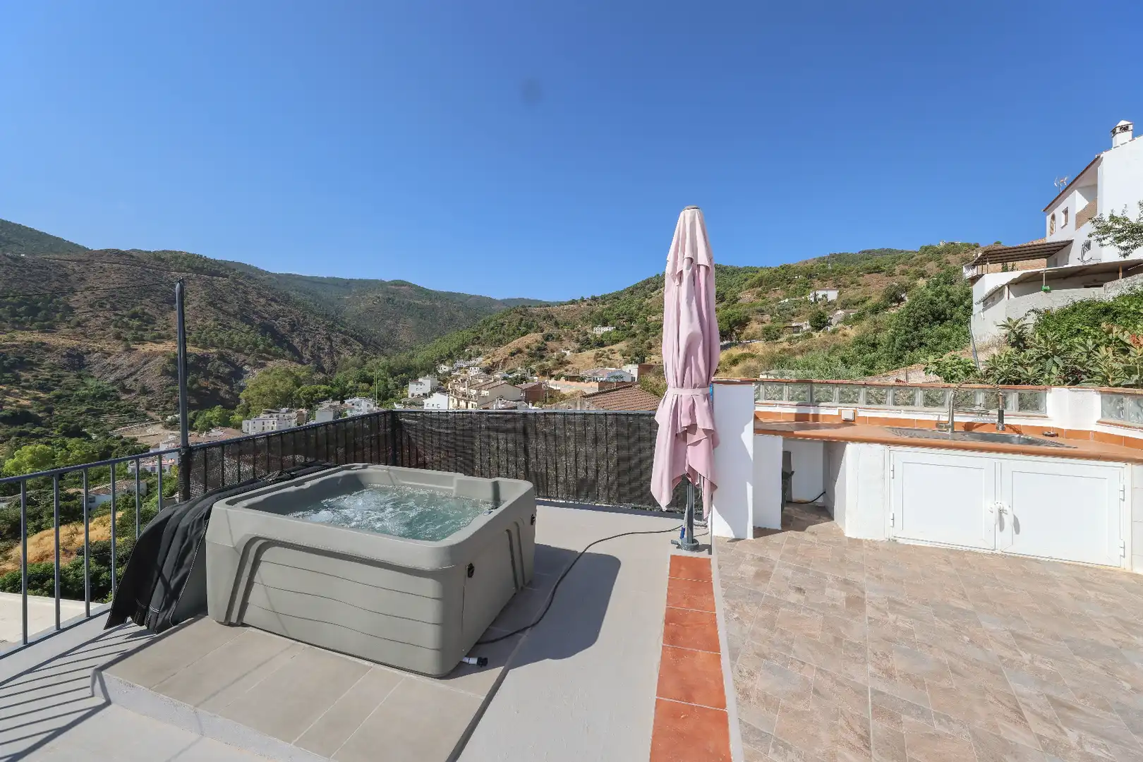 Terraza de Casa adosada en venta en Tolox con Terraza y Amueblado