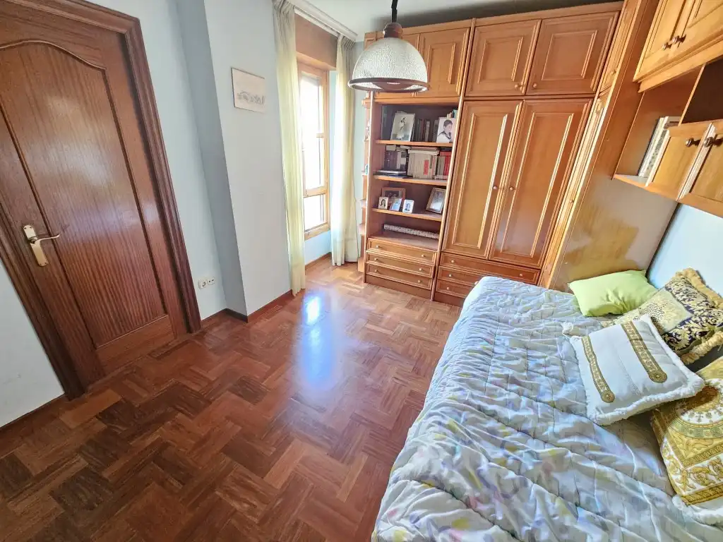 Habitación de Piso en venta en Avilés