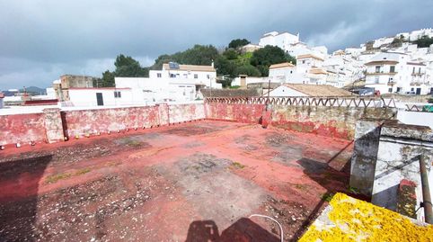 OPORTUNIDAD DE INVERSIÓN  AMPLIA VIVIENDA CON 6 HABITACIONES PARA REFORMA INTEGRAL