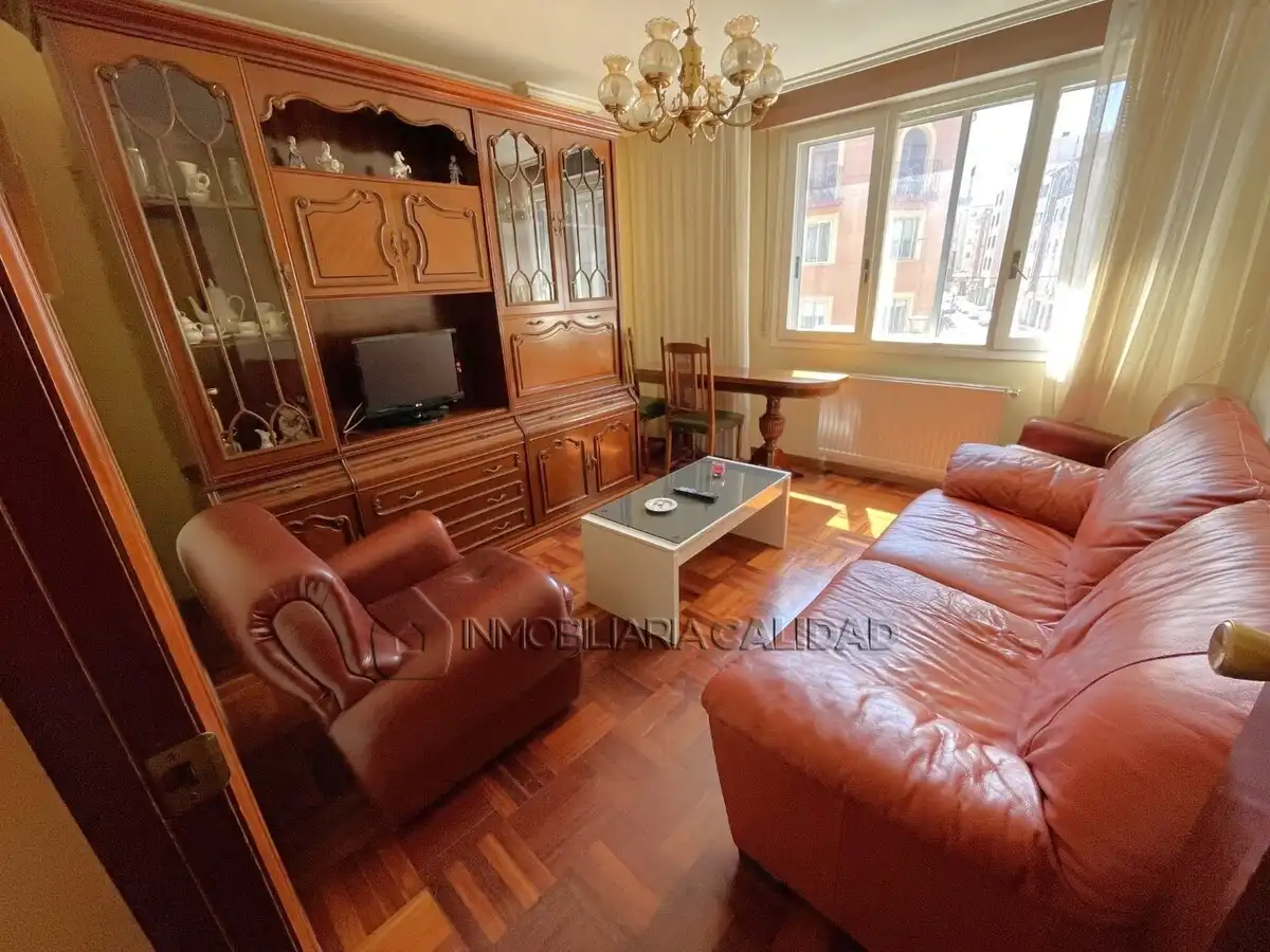 Sala de estar de Piso de alquiler en Burgos con Calefacción y Amueblado