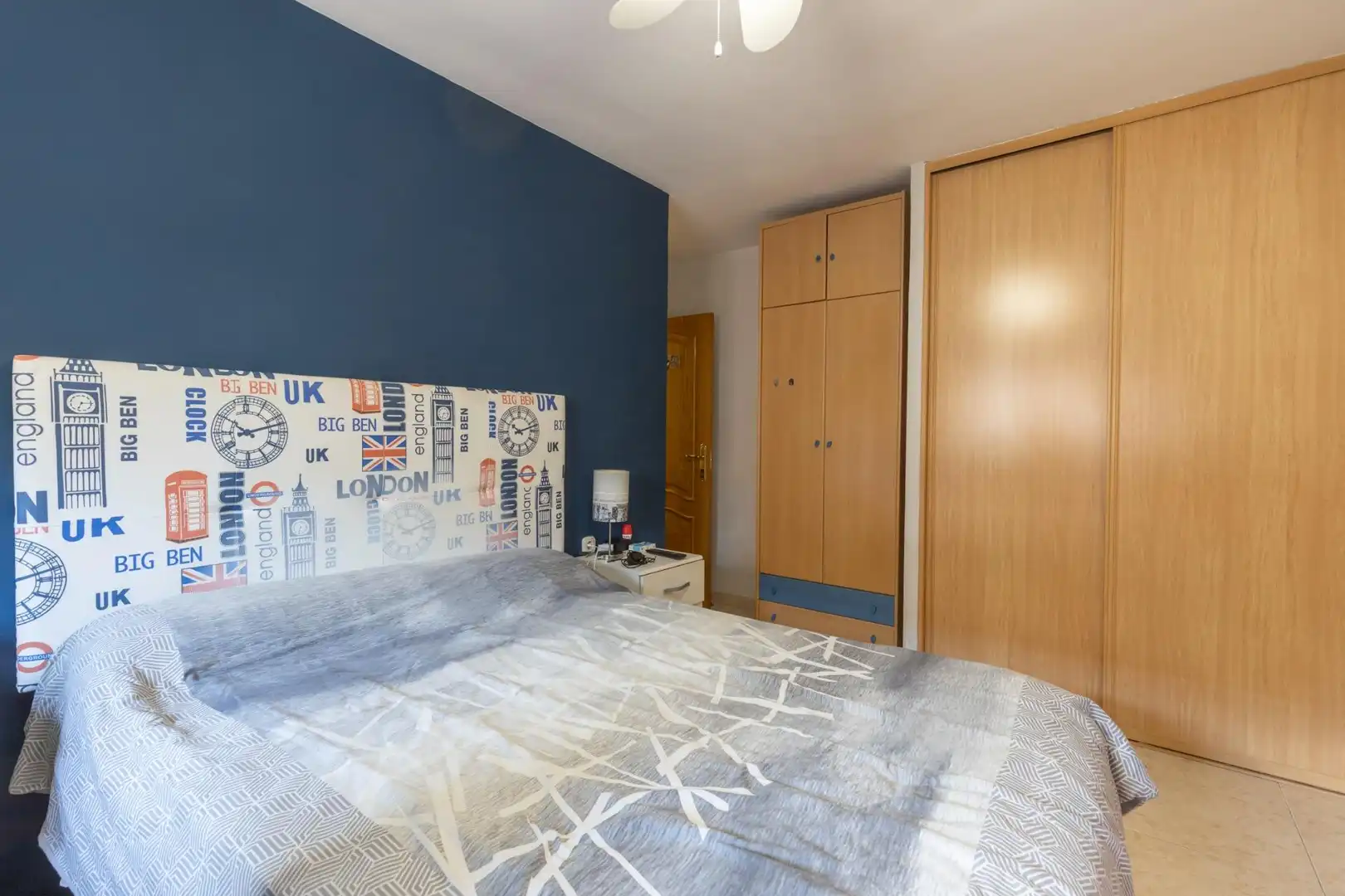 Bedroom of Flat for sale in Granada  with Parquet flooring and Storage room
